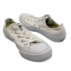 Converse White Chuck Taylor II Lunarlon Sneakers Size 6 Women's (4 Men's)